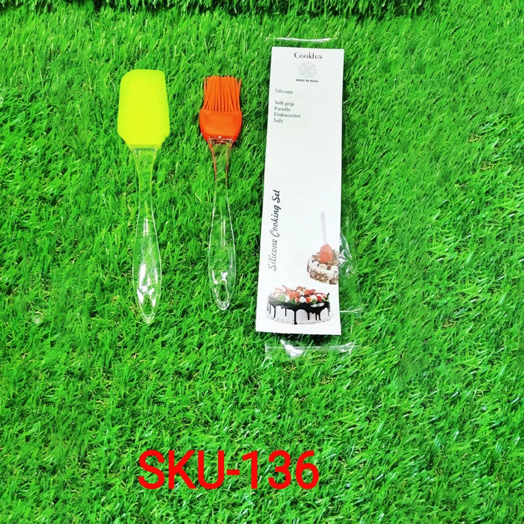 0136 Spatula and Pastry Brush for Cake Mixer