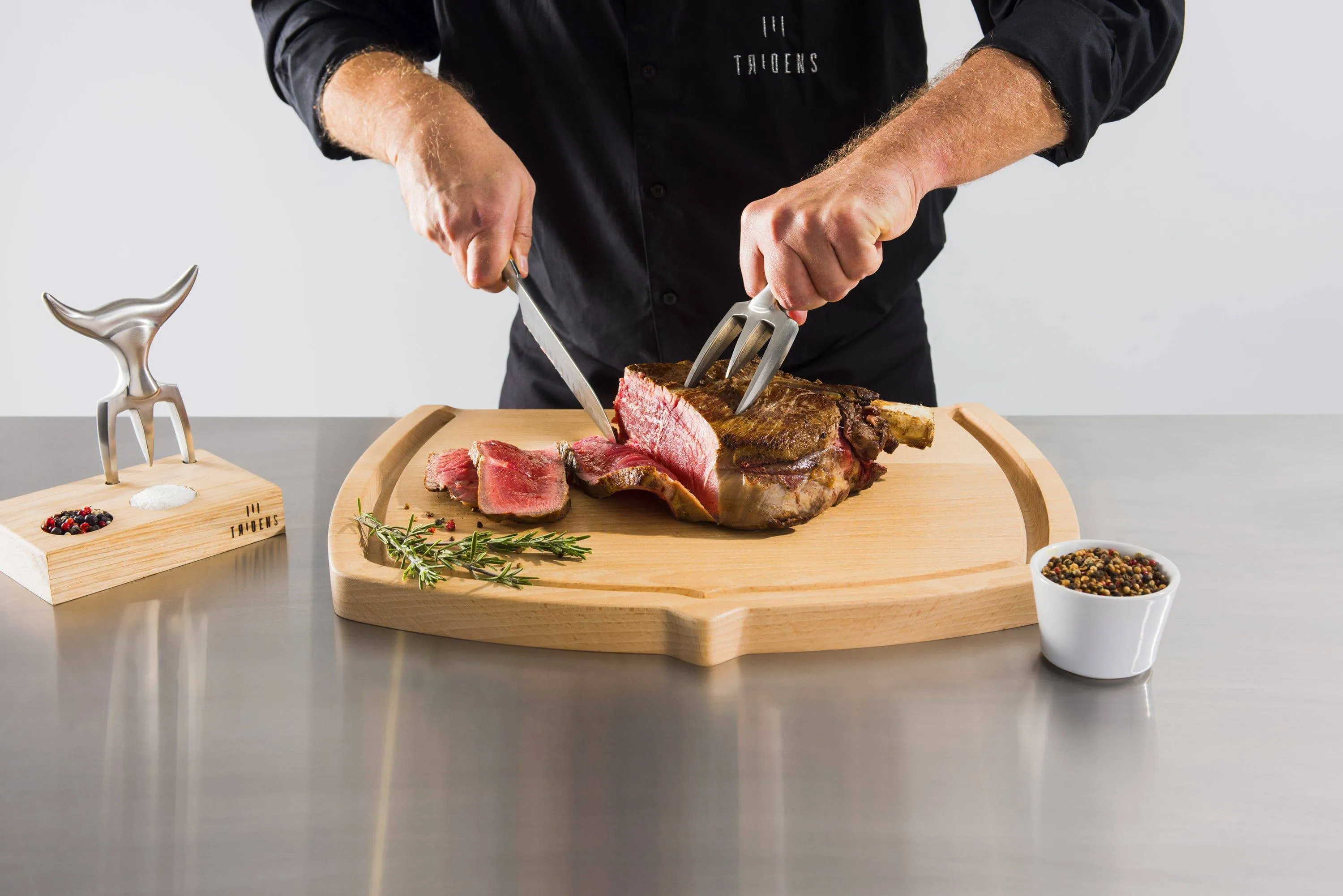 Tridens Hand Finished Ergonomic Brushed Stainless Steel Fork, 165mm / 6.5-in With Two Sided Storage Beechwood Base